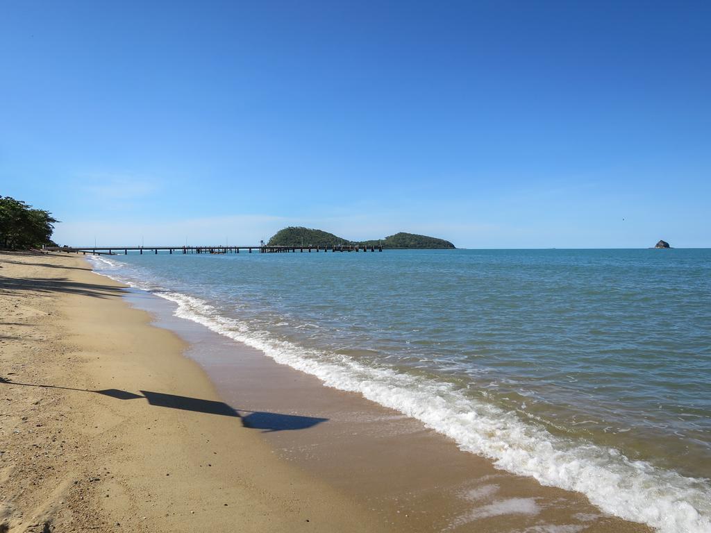 Marlin Waters Beachfront Apartments Palm Cove Extérieur photo