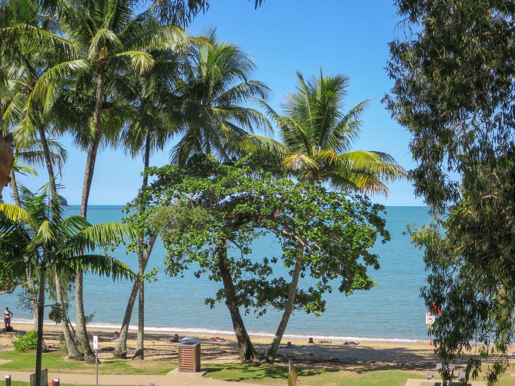 Marlin Waters Beachfront Apartments Palm Cove Extérieur photo