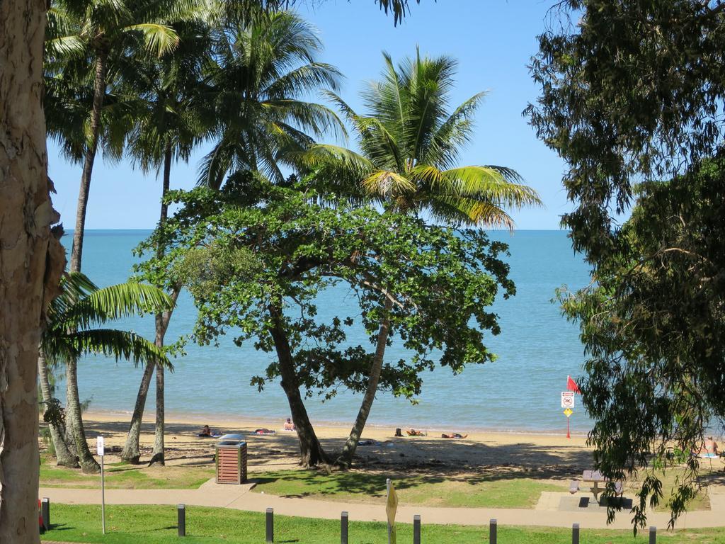 Marlin Waters Beachfront Apartments Palm Cove Extérieur photo